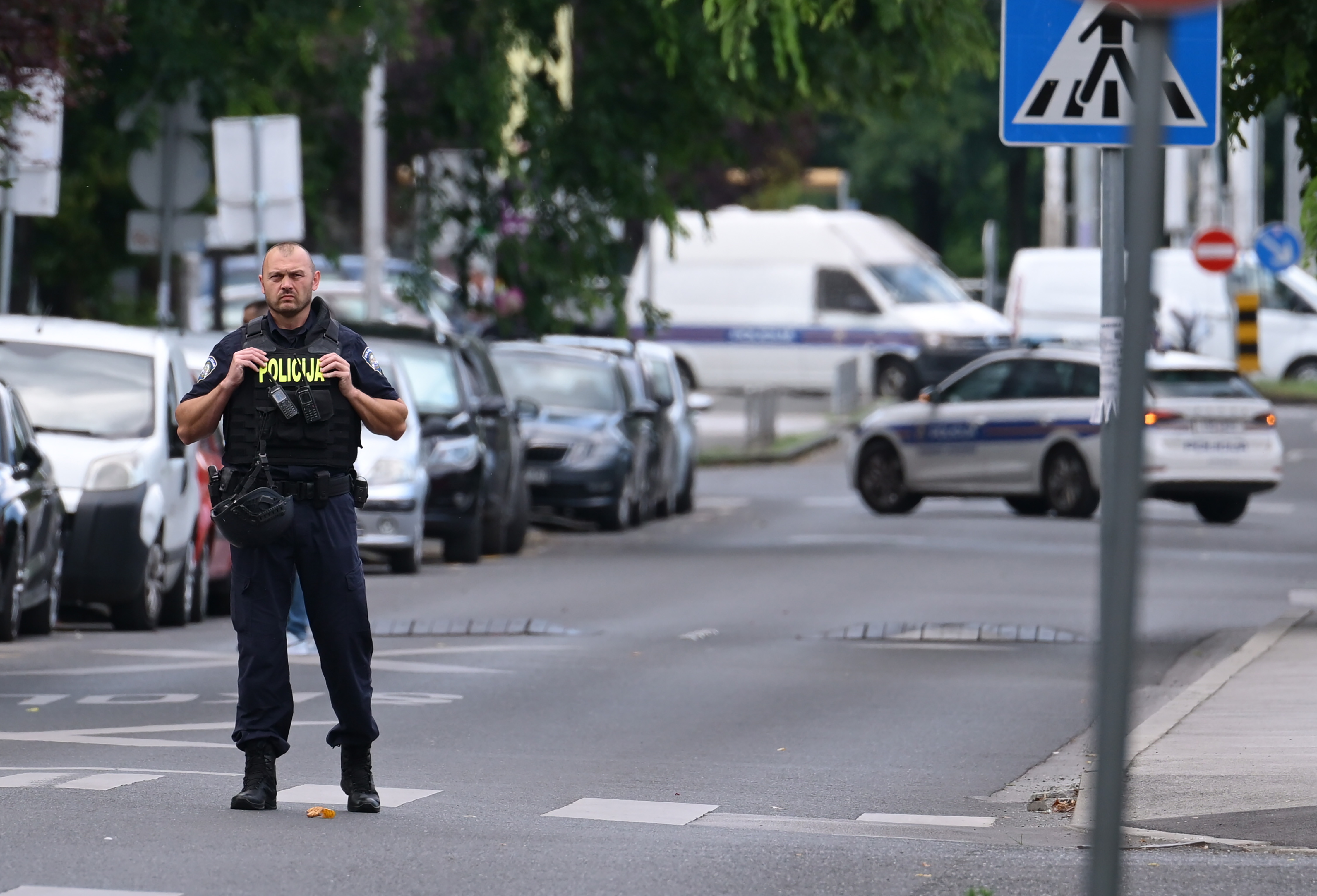Policija v Zagrebu prijela moškega, ki je v bližini osnovne šole grozil z bombo