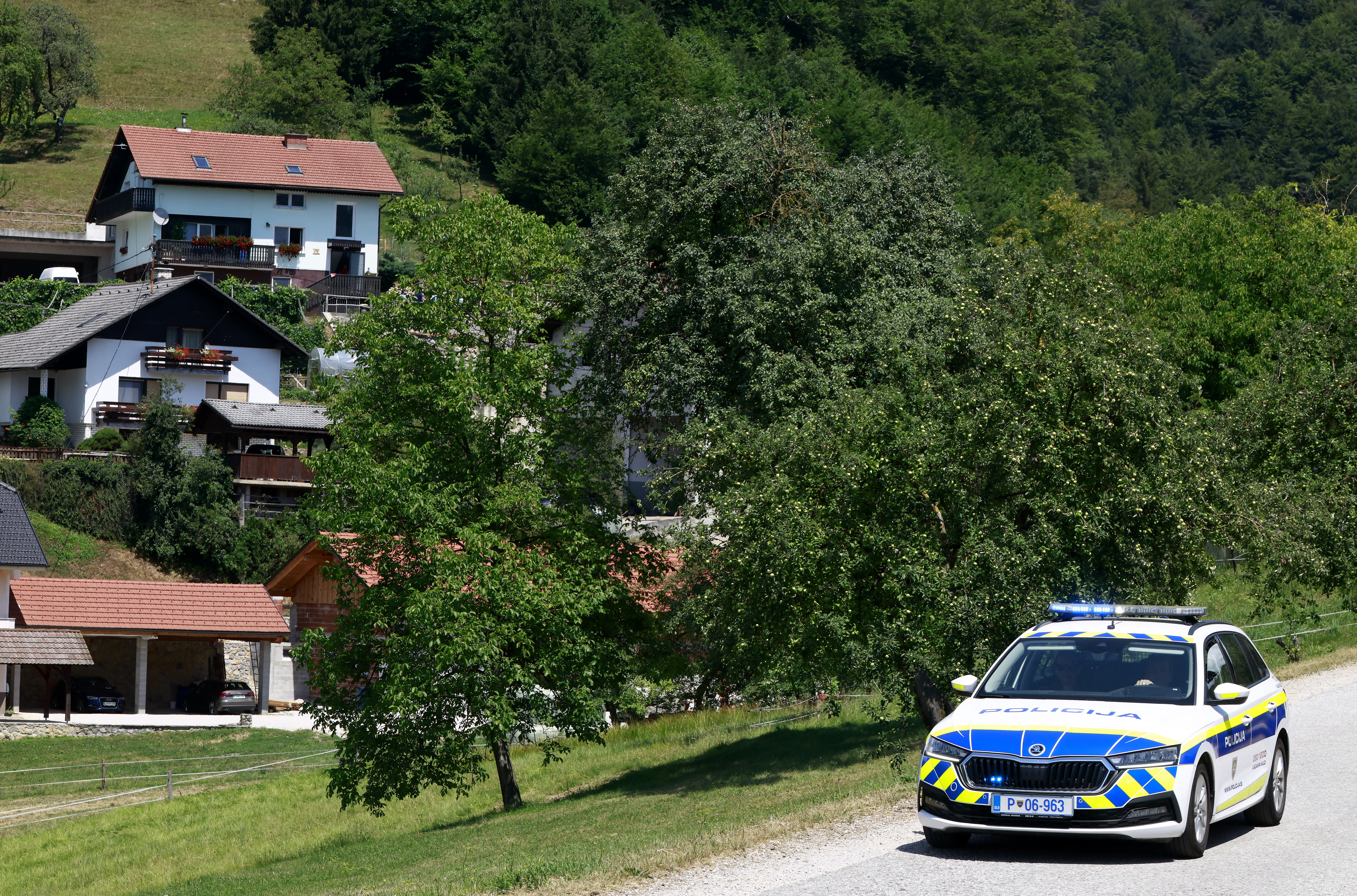 Moški ustrelil nekdanjo ženo v Moravčah.