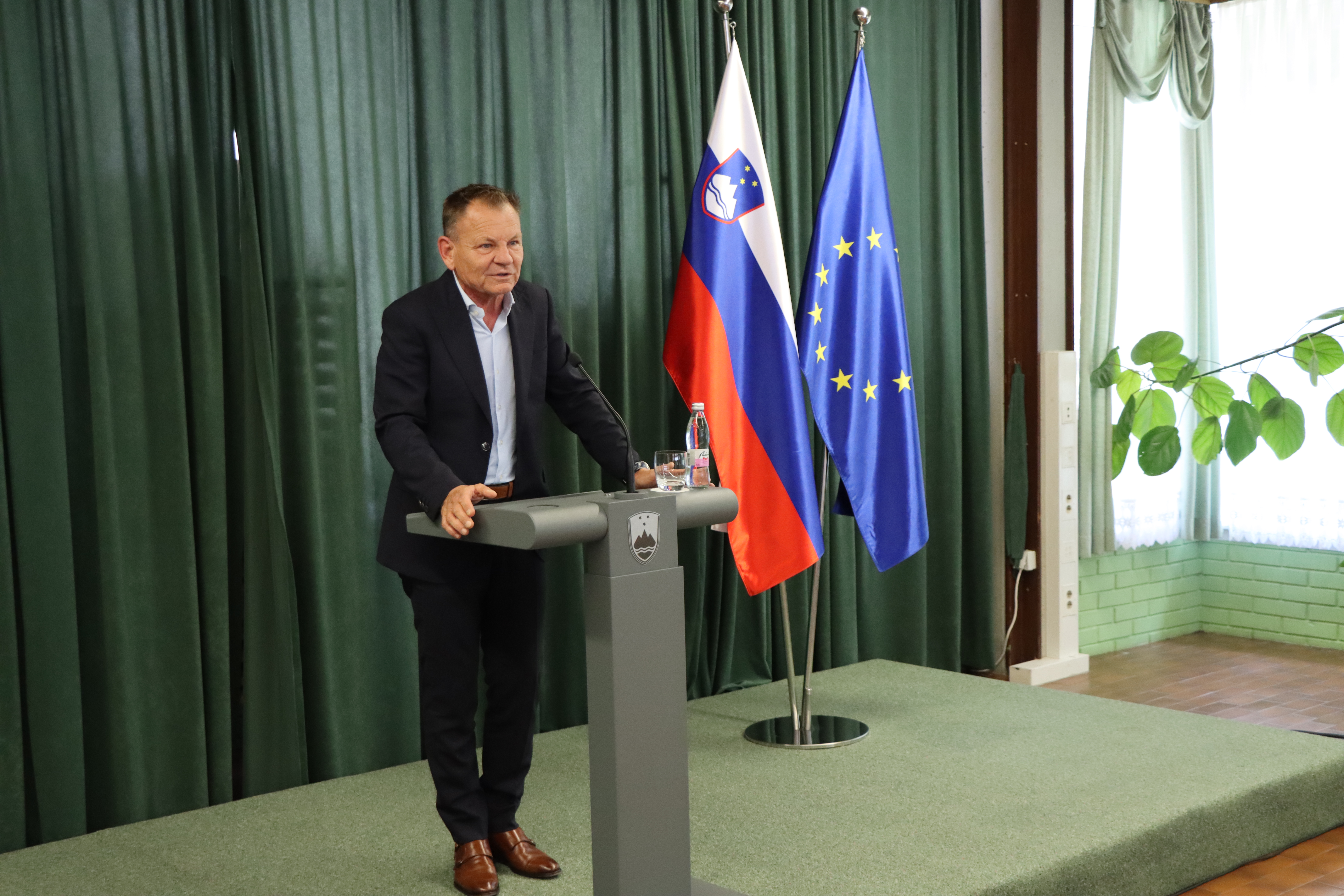 minister Franci Matoz