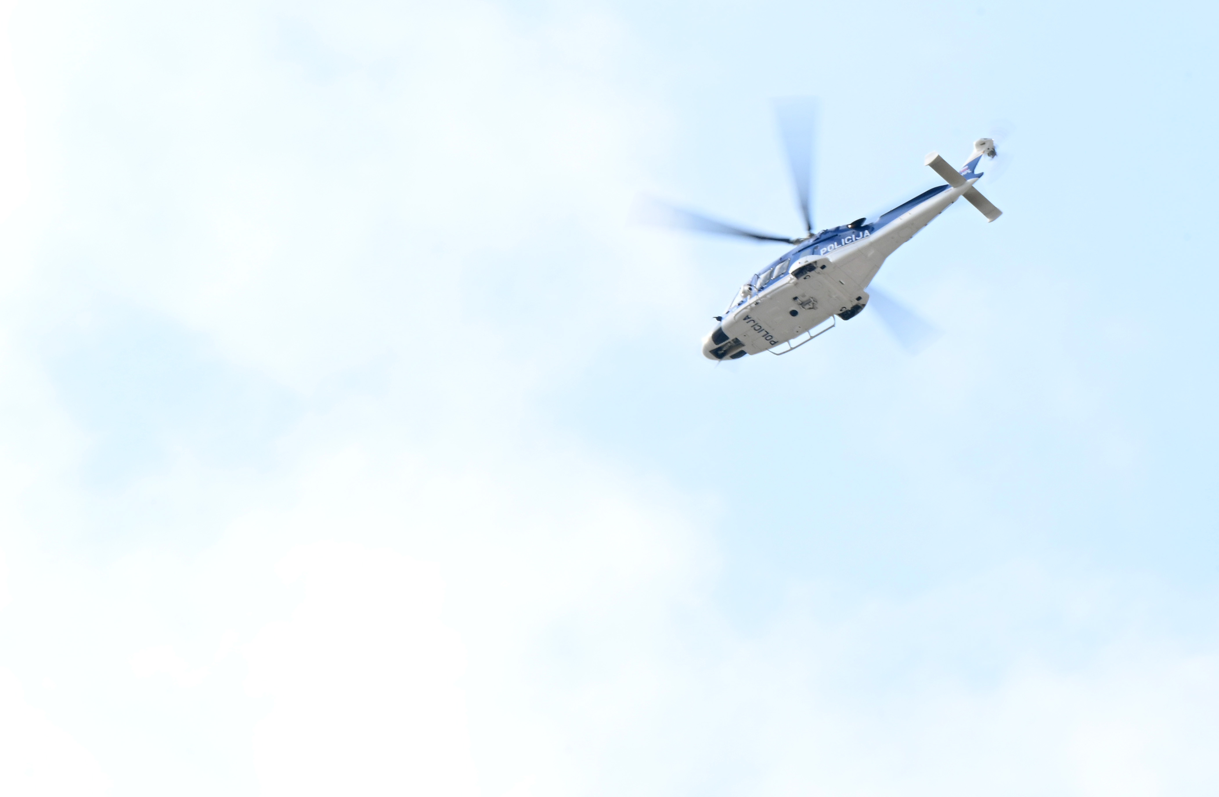 Policijski helikopter