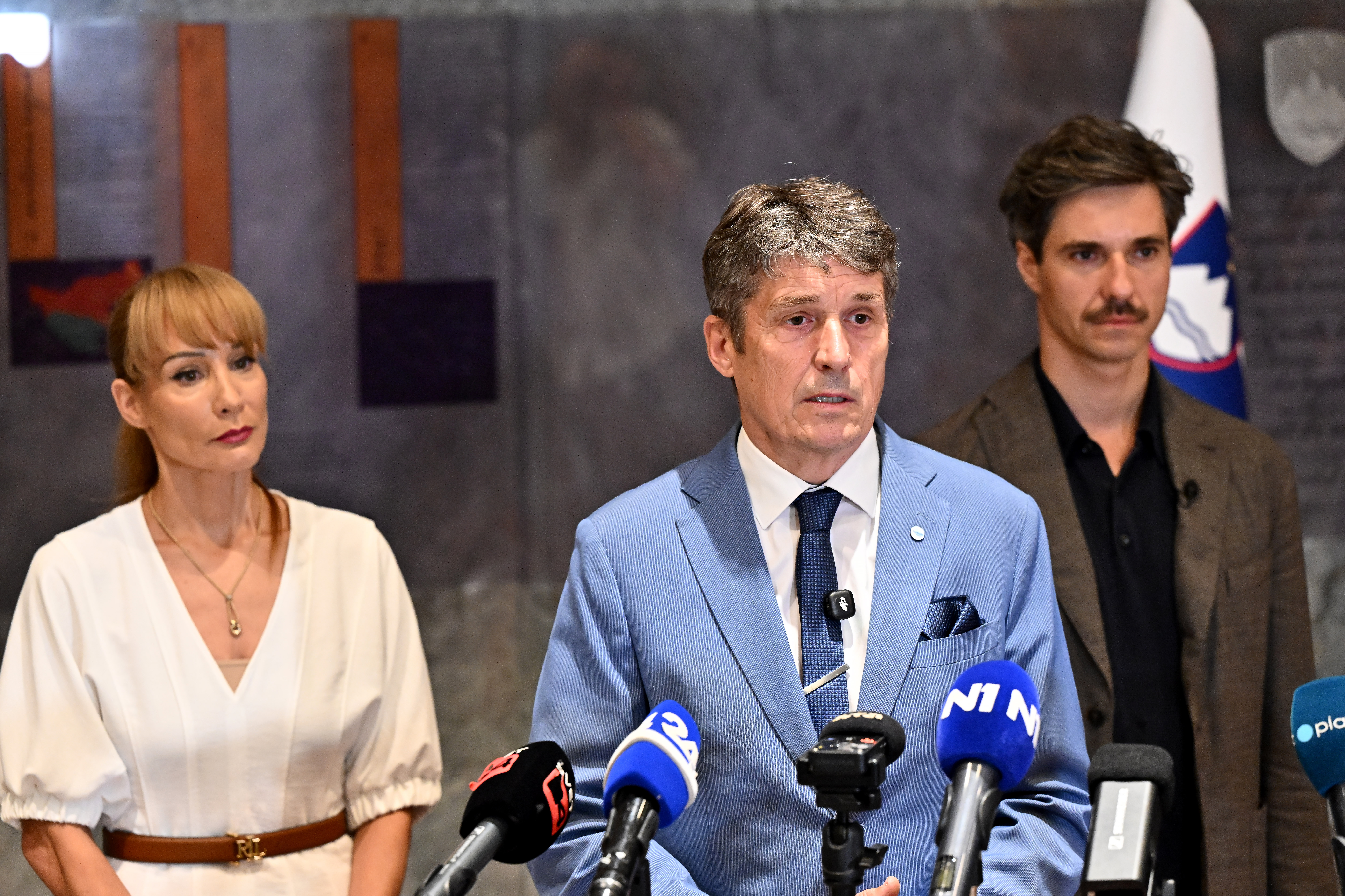 Borut Sajovic, Meira Hot, Luka Mesec