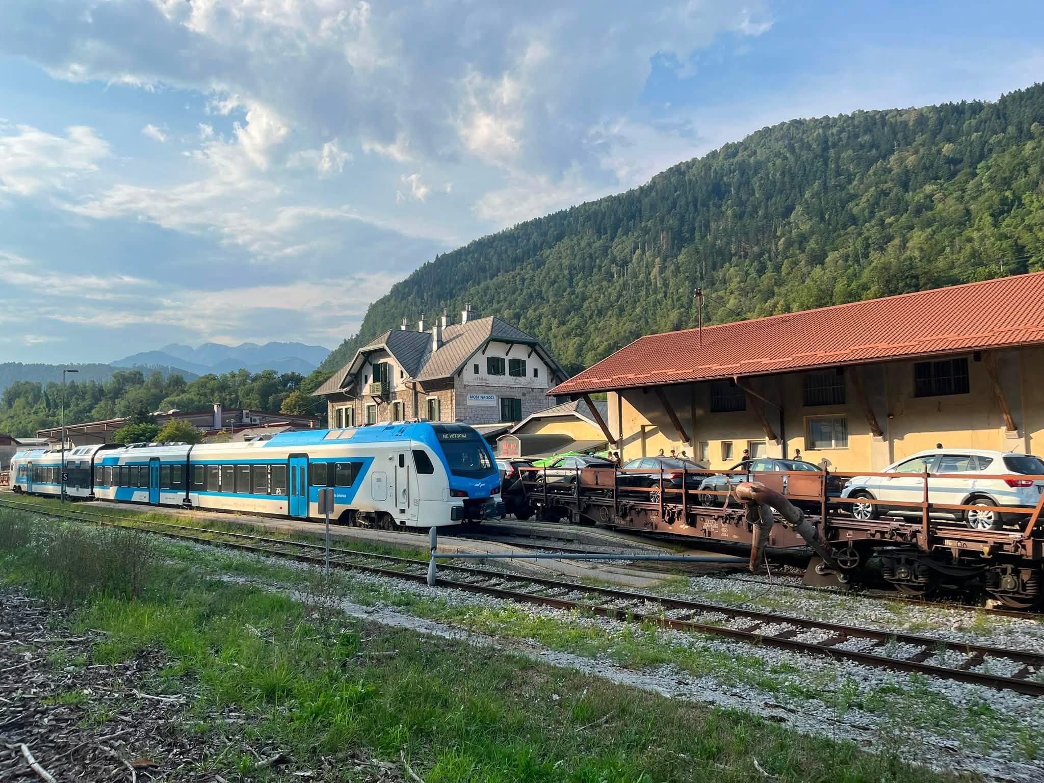 Iztrijenje vlaka na Mostu na Soči