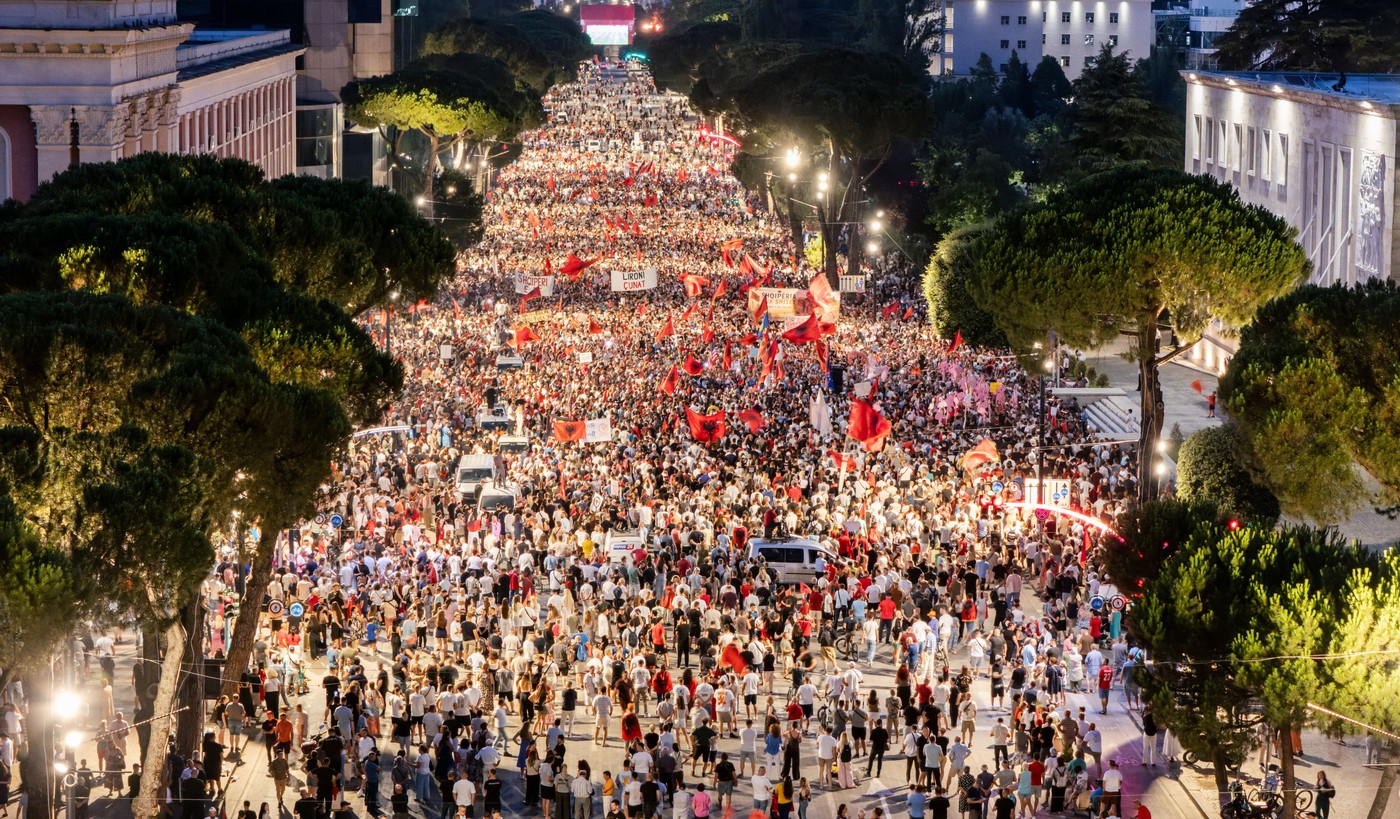 Protesti v Tirani
