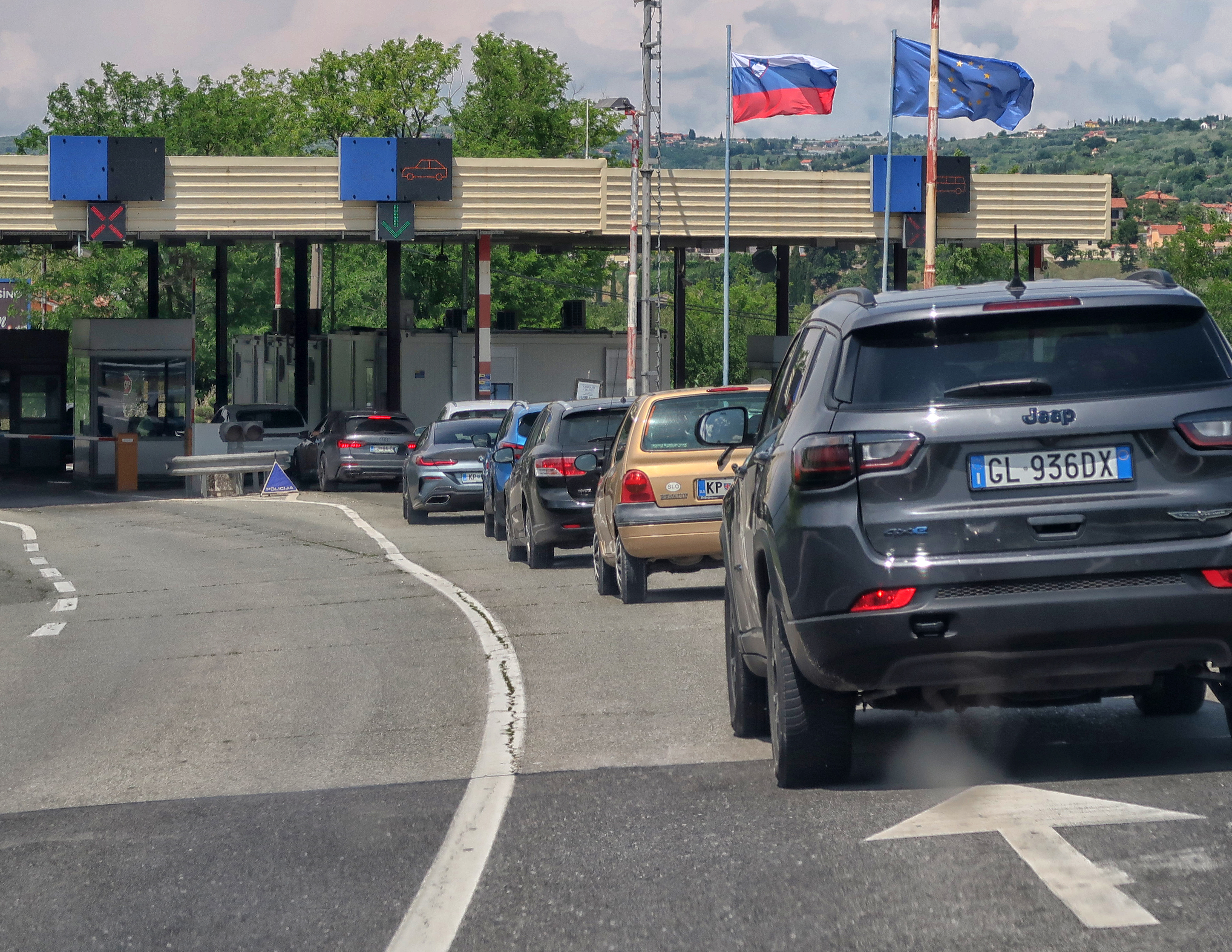 Vozila na mejnem prehodu s Hrvaško