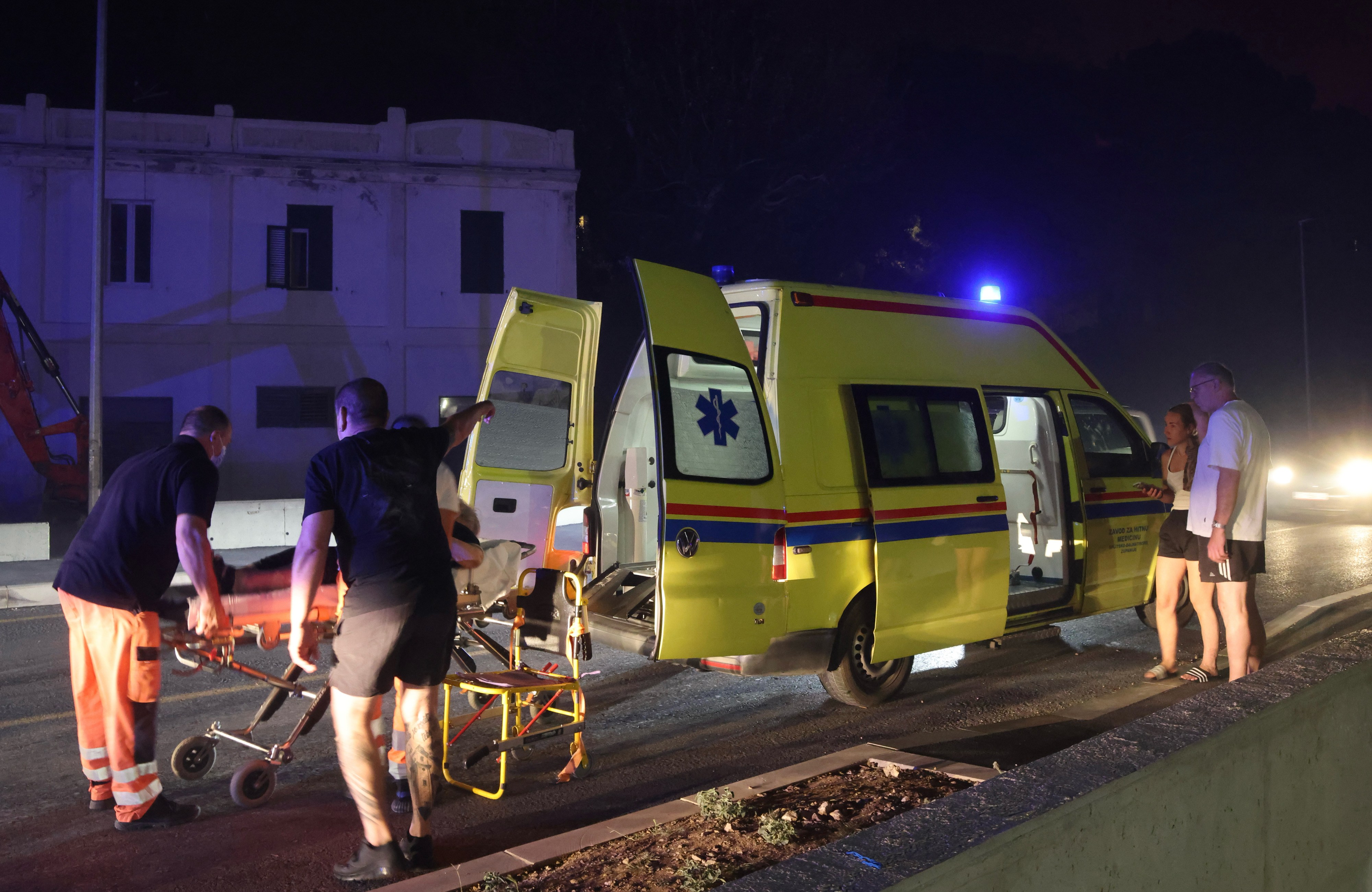 Poškodovani pri požaru v Omišu