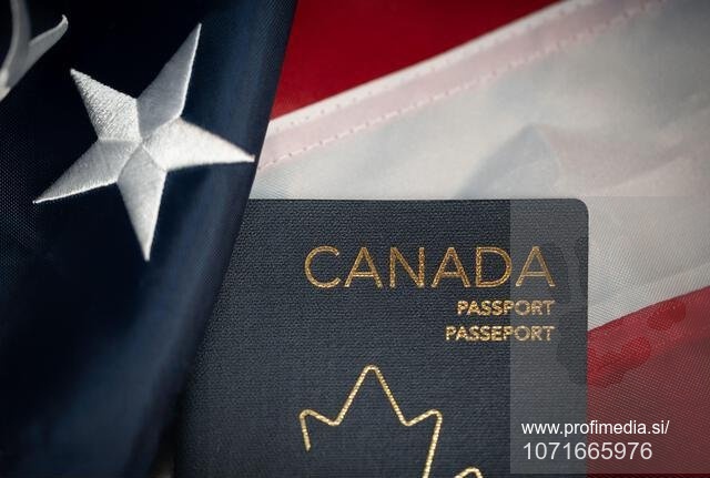 Kanadski potni list na ameriški zastavi