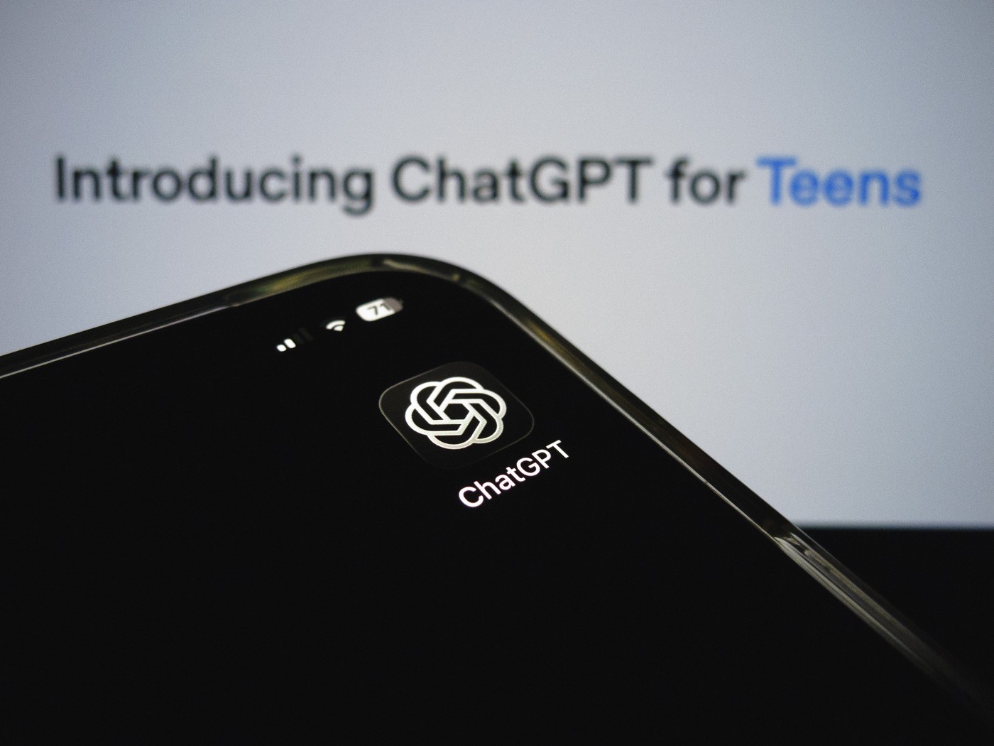 ChatGPT for Teens, prilagojen za najstnike, višja zaščita, bolj odgovorna uporaba