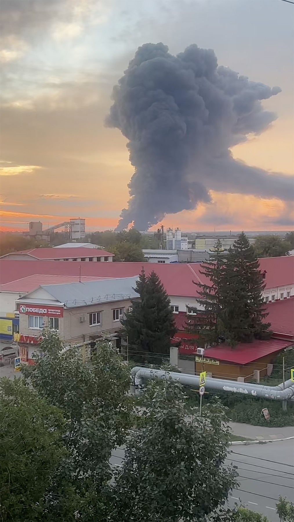 Posledice ukrajinskega napada na center trgovca Ozon