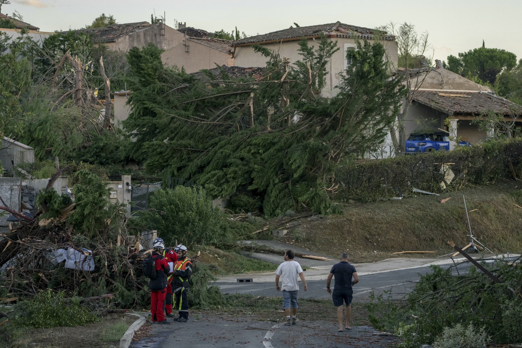 Tornado v francoski vasi Pomas