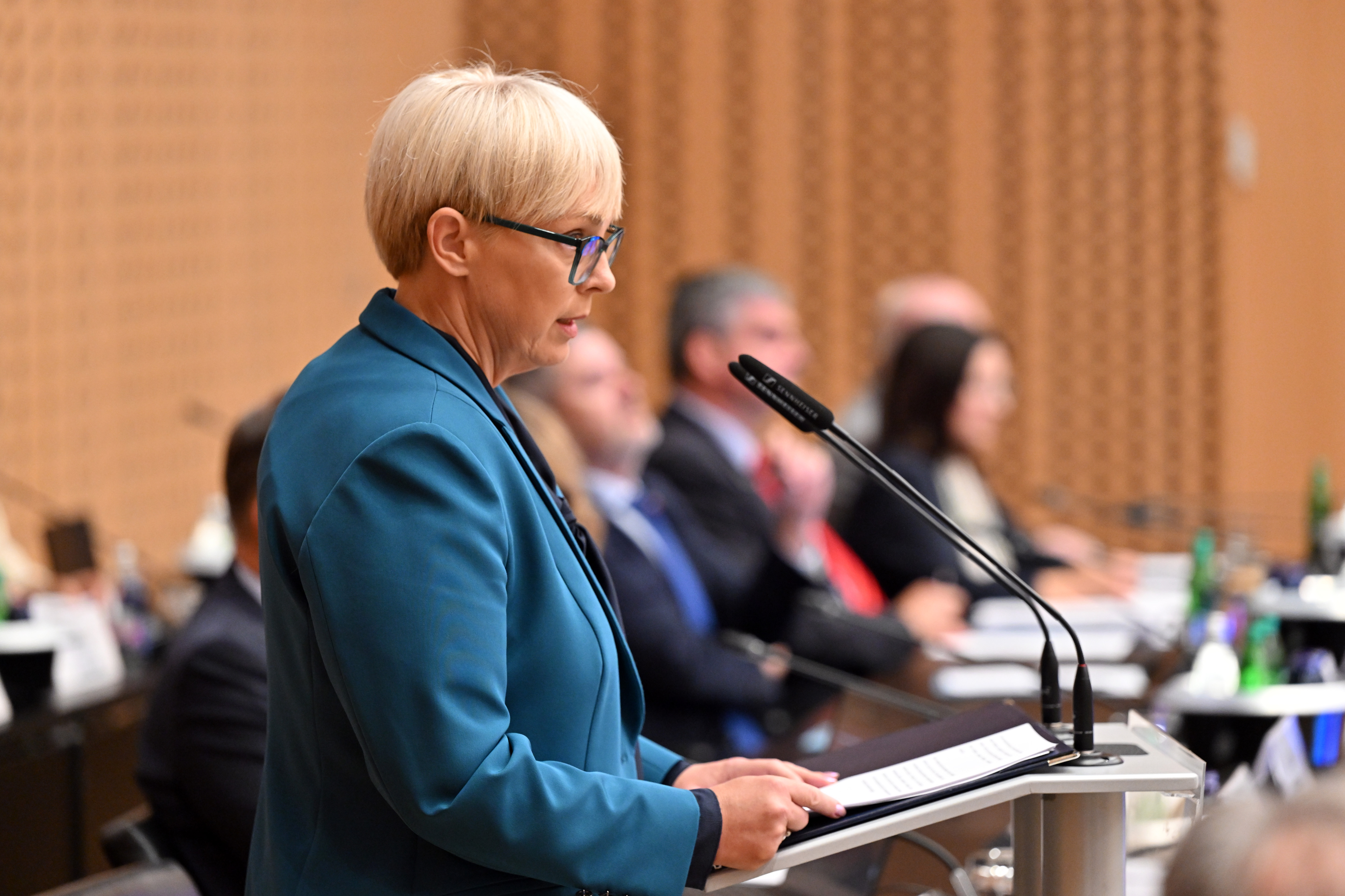 Nataša Pirc Musar govori na posvetu Slovenske diplomacije 2026