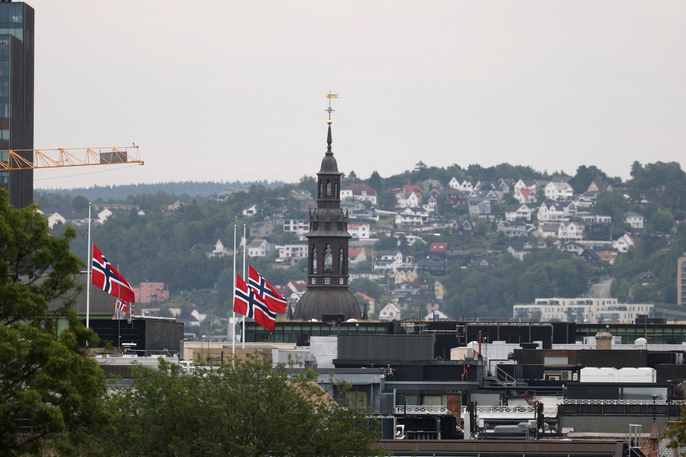 Umrl je norveški kralj Harald V.