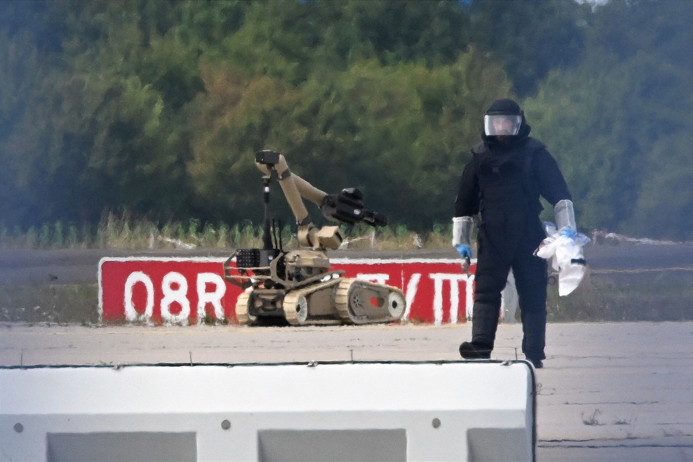 Detonator odstranili z robotom