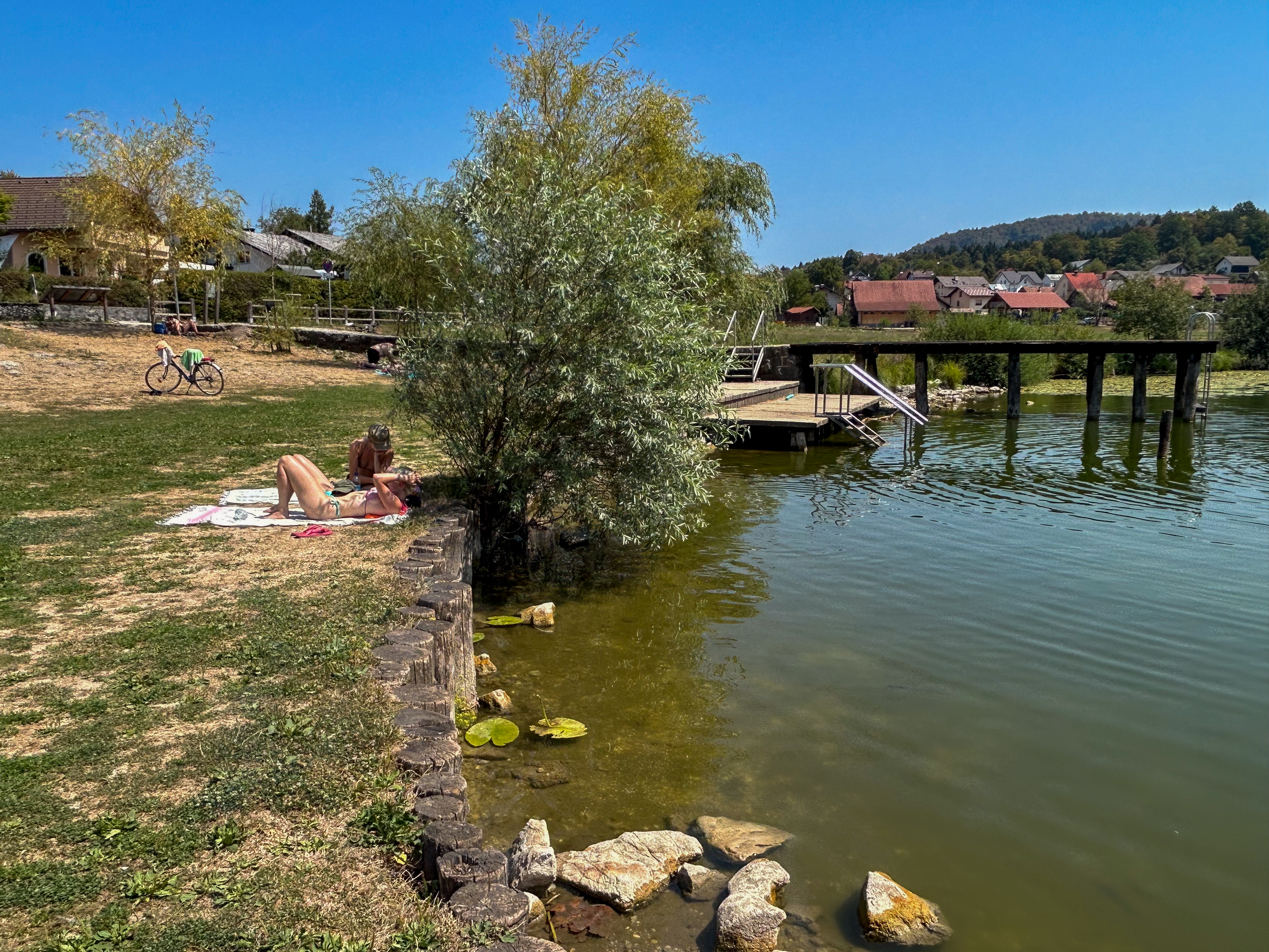 Podpeško jezero