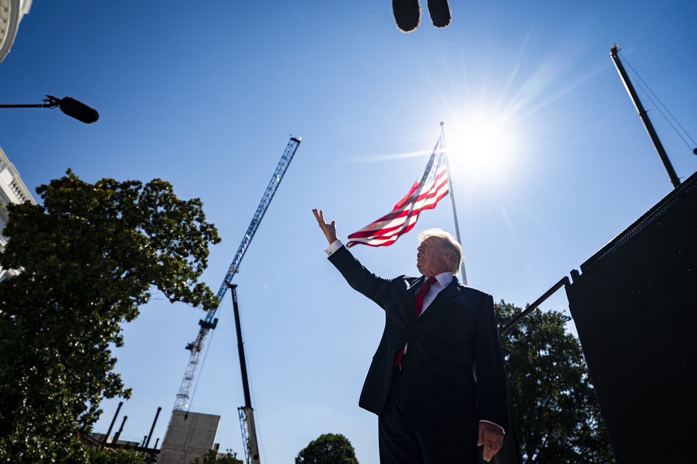 Donald Trump na gradbišču svoje plesne dvorane