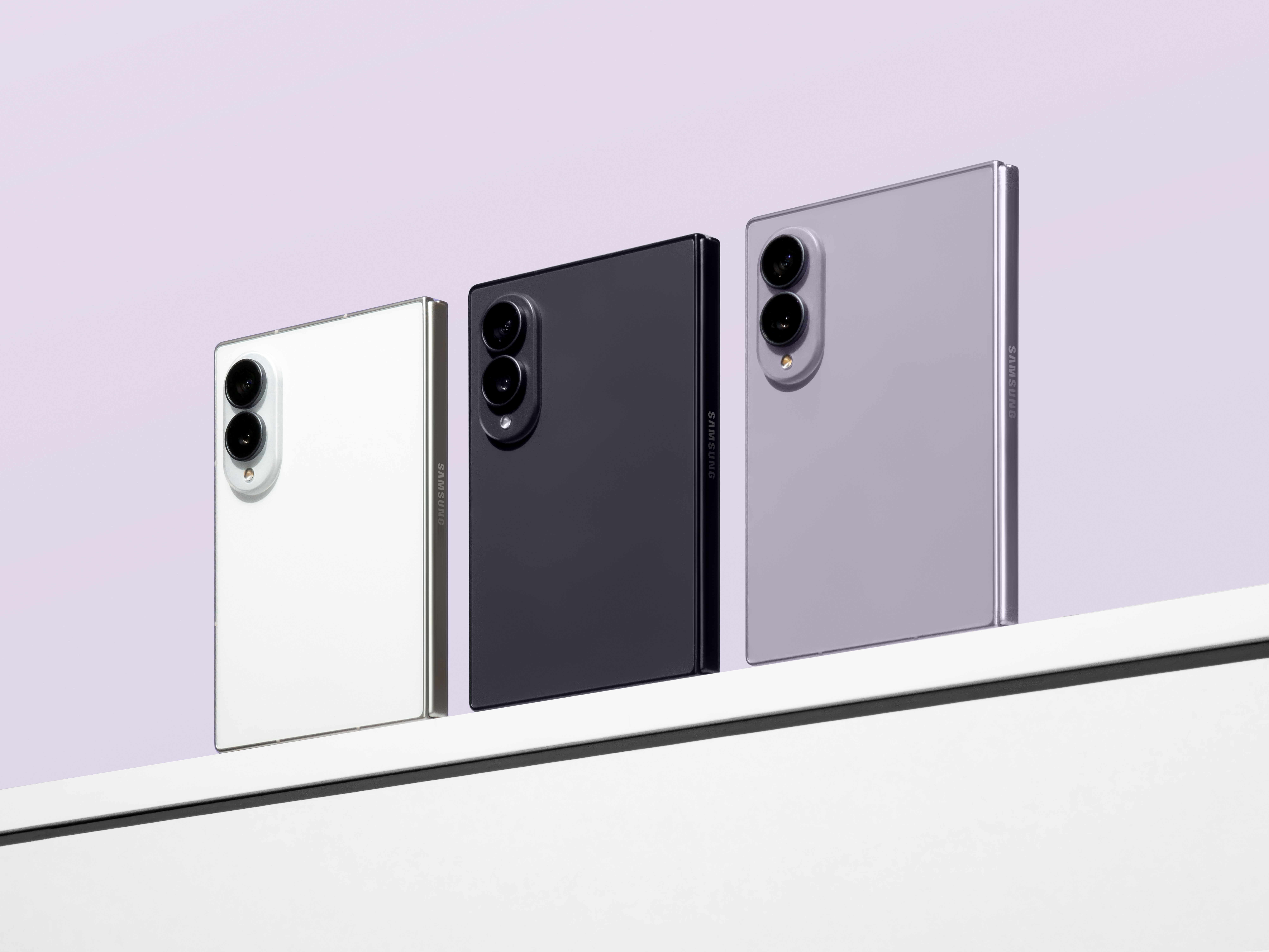 213-lifestyle-product-galaxy-zfold8-family-1
