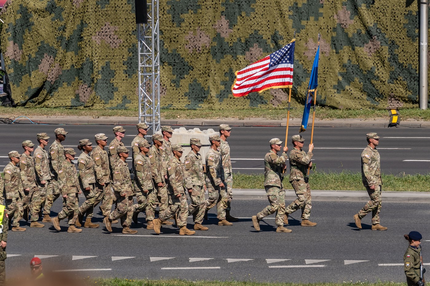 Amerišk vojaki na vojaški paradi v Varšavi