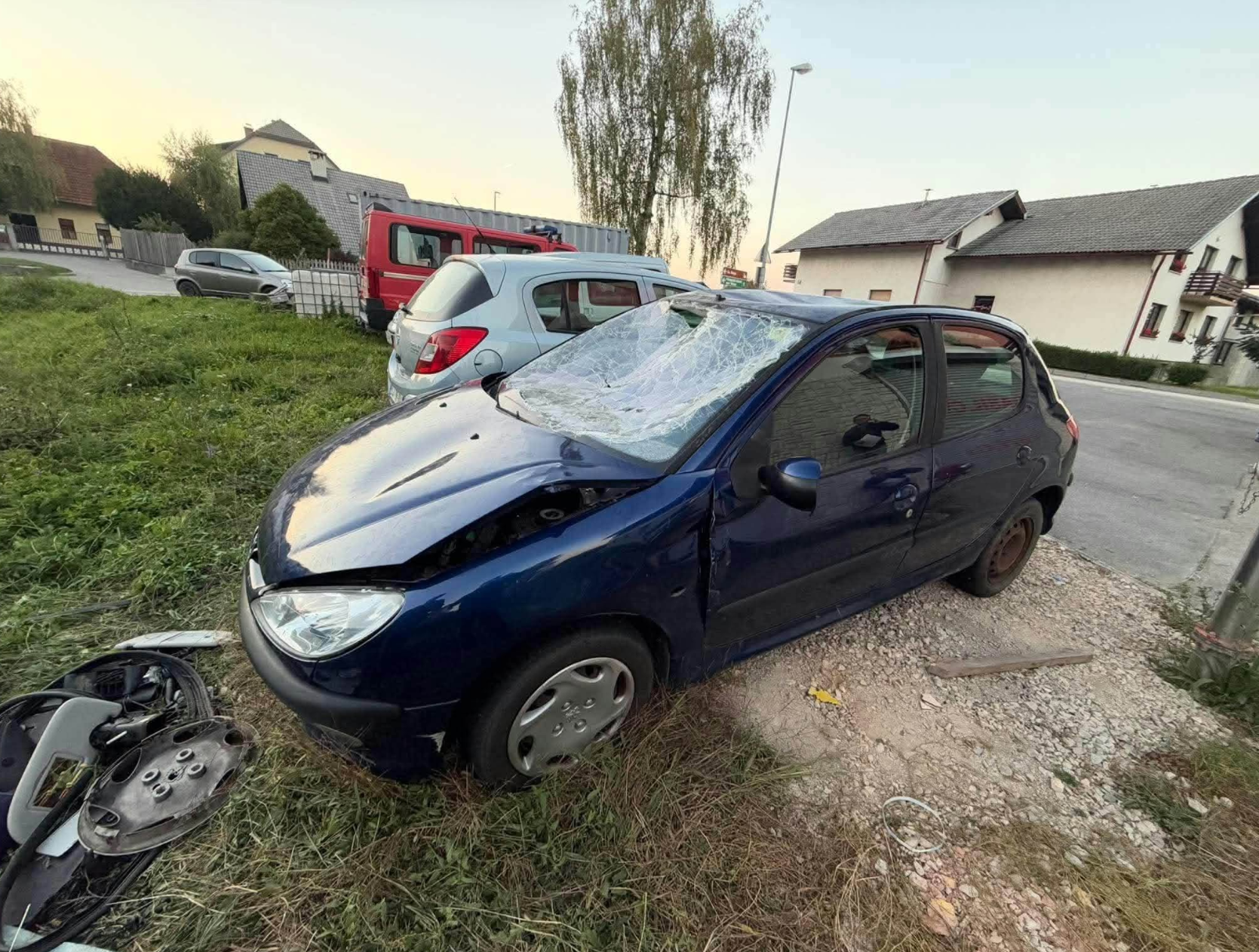 Uničeno vozilo PGD Preska - Medvode
