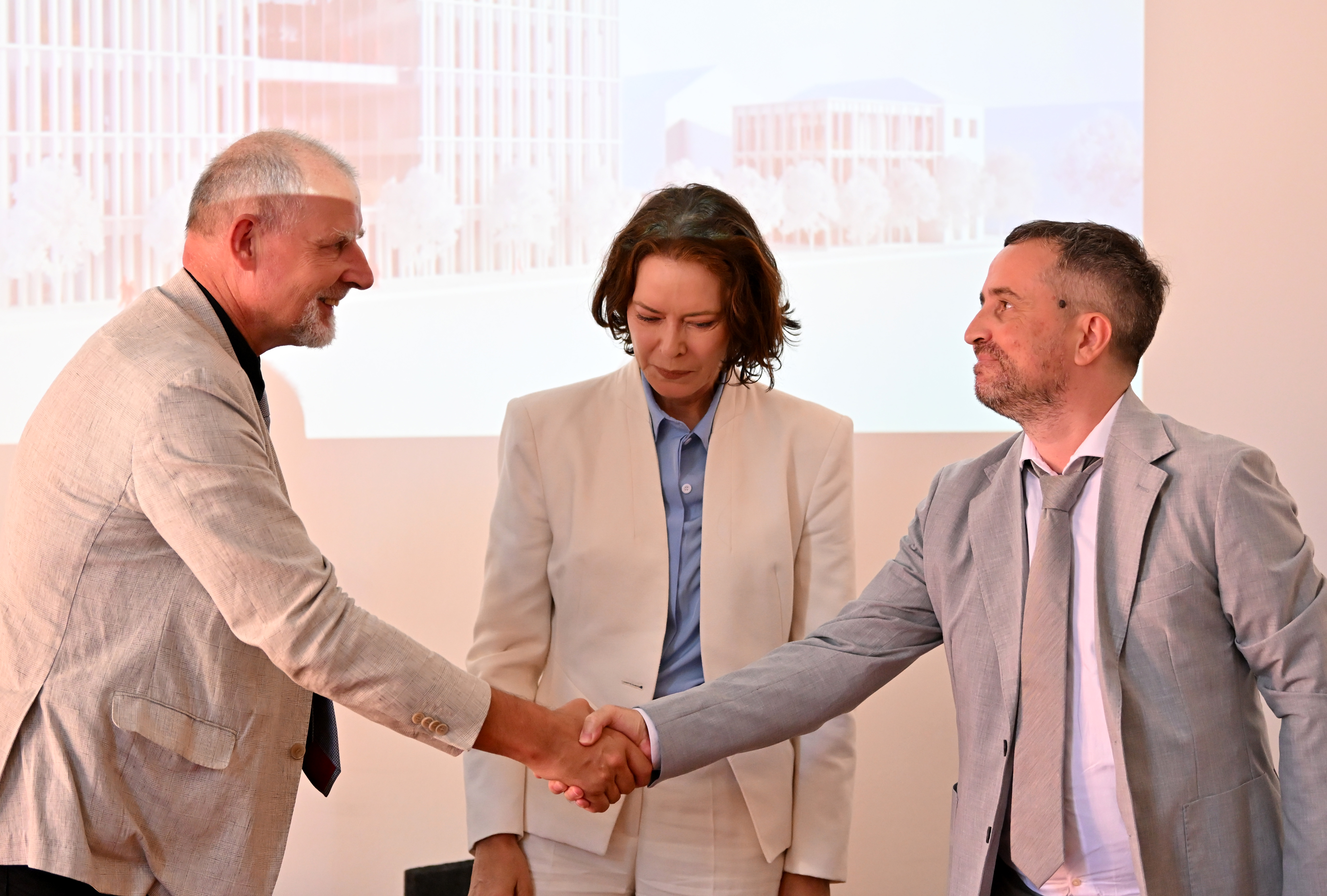 Ljubljanska univerza in Centralna tehniška knjižnica z NUK podpisali namero za sodelovanje v NUK 2