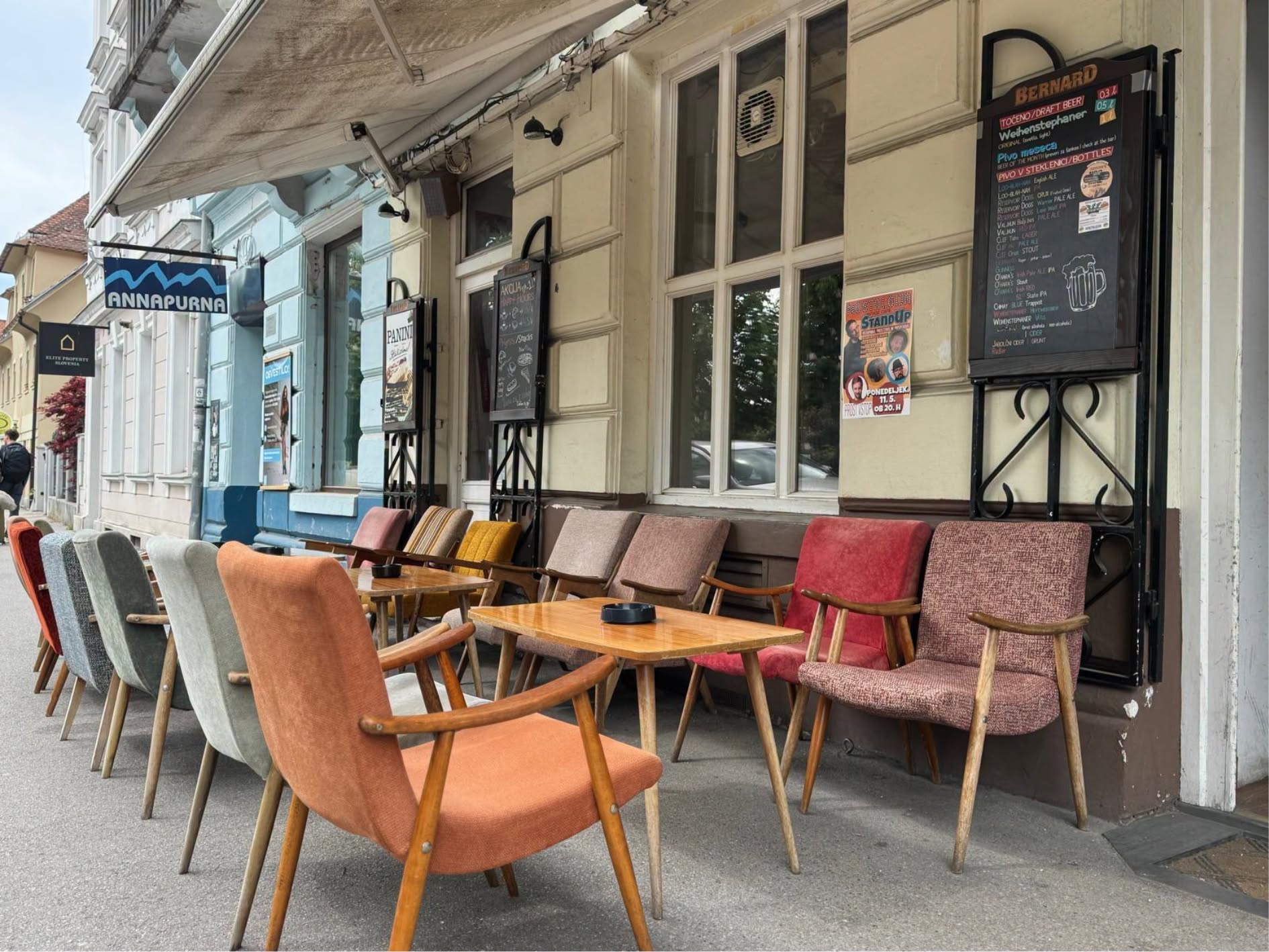 Nostalgija Vintage Cafe