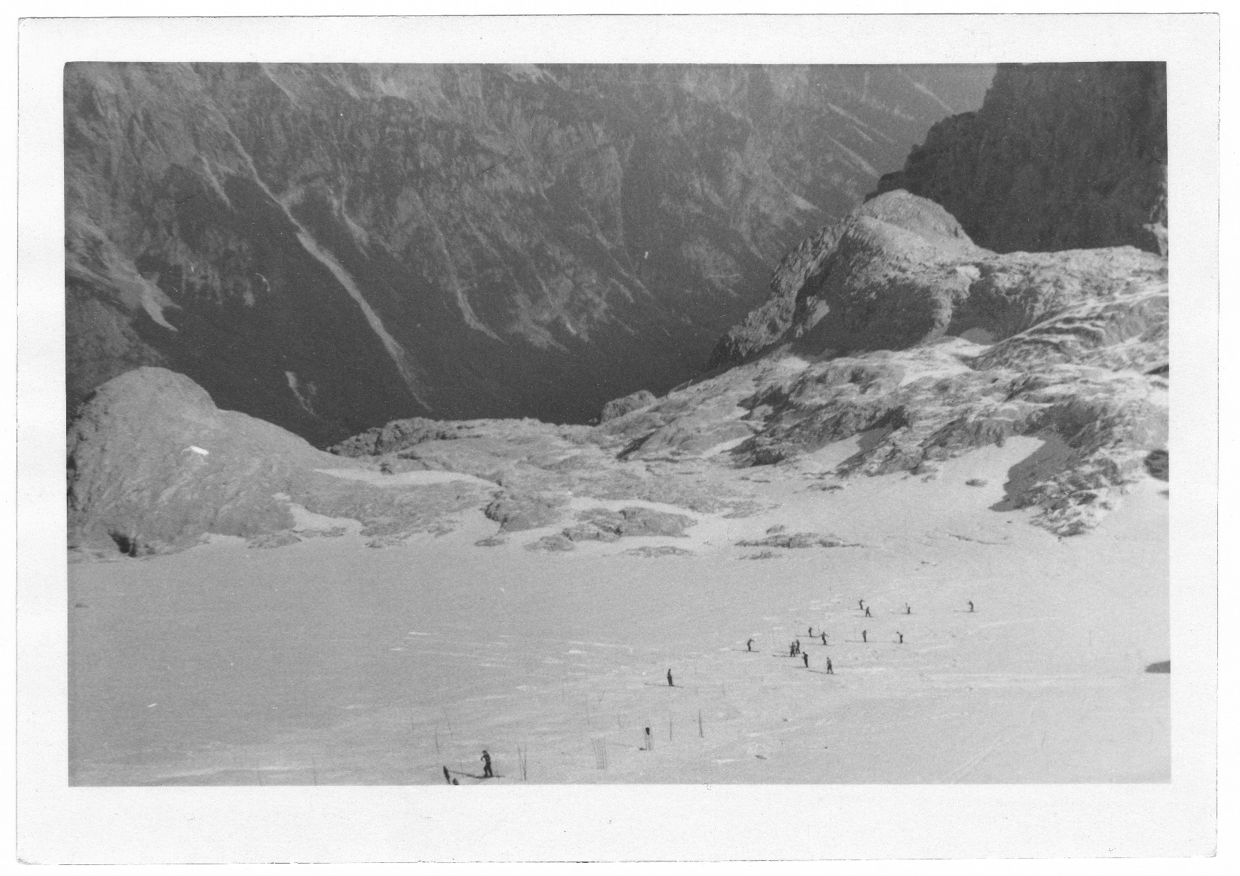 Smučanj na Triglavskem ledeniku septembra 1955