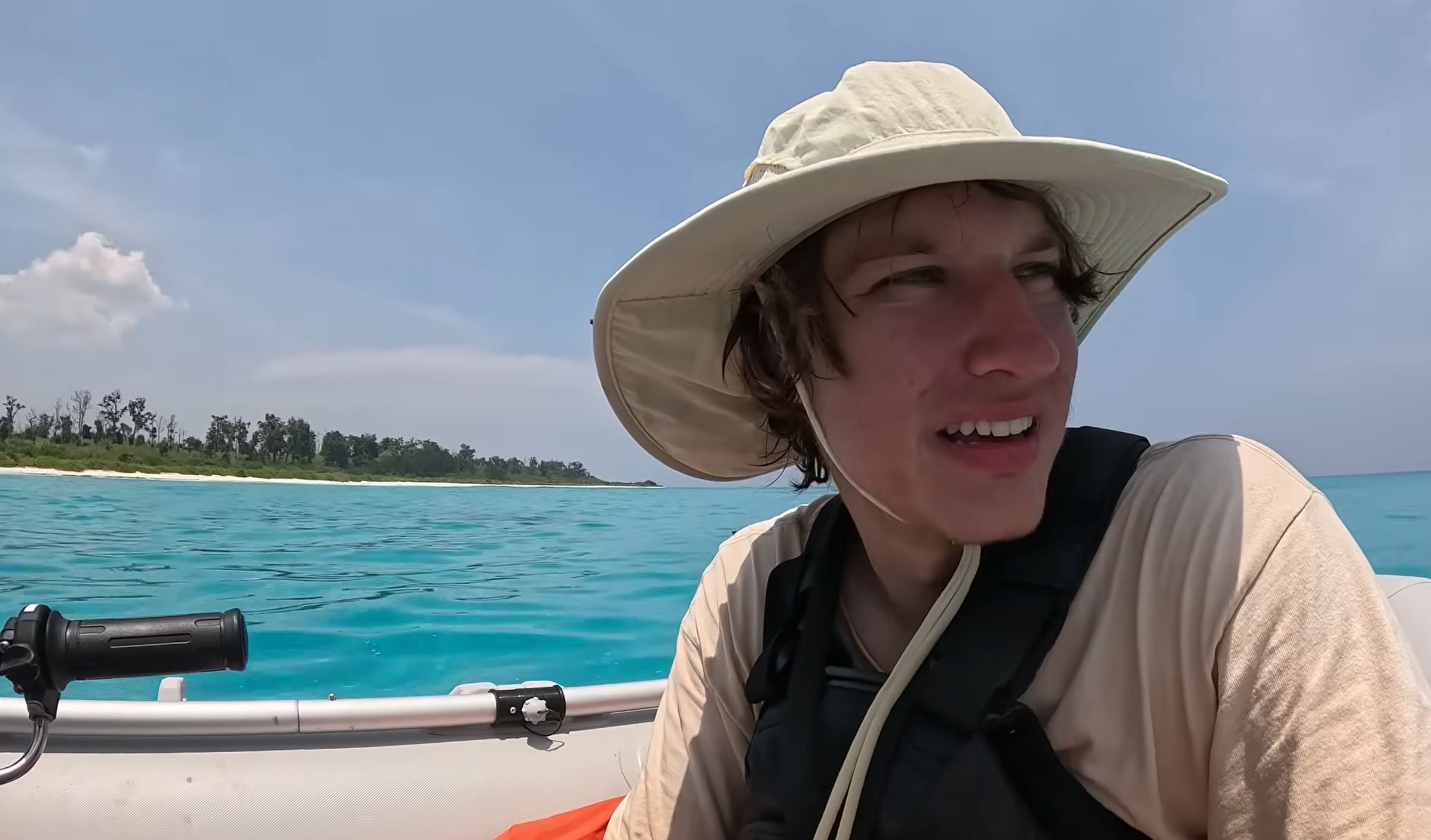 Youtuber pred otokom Severni Sentinel