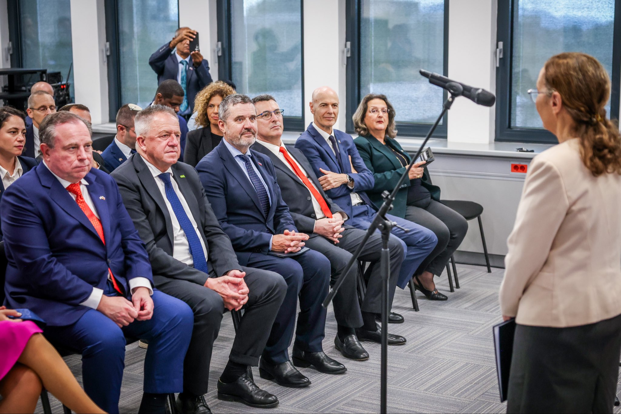Odprtje izraelskega veleposlaništva