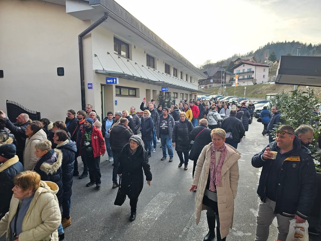 Gneča pred Gostiščem Trojane