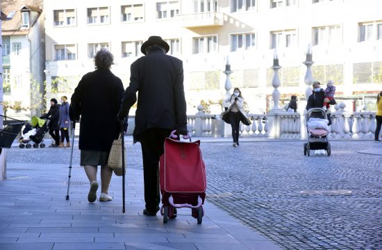 Demografija, starejši, pokojnine,
