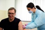 Aleksandar Vučić, nagrade za cepljenje