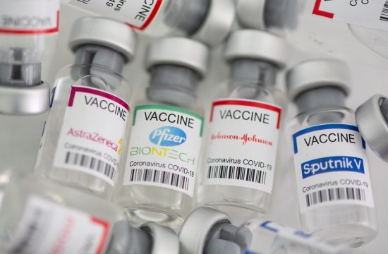 Različni proizvajalci cepiv proti covidu-19