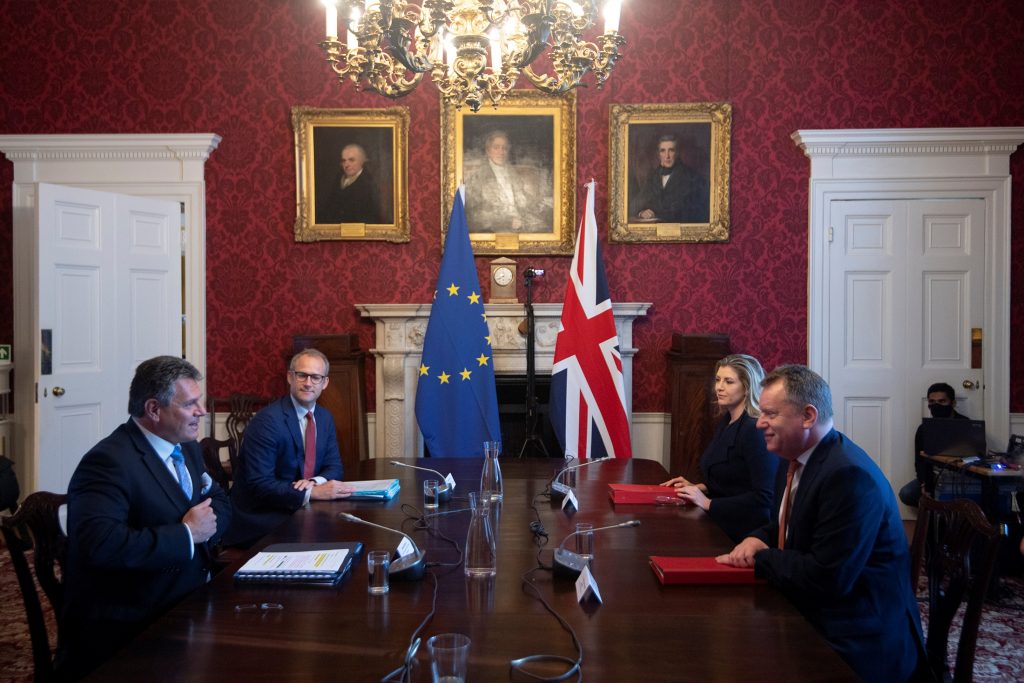 Pogajanja med Brusljem in Londonom