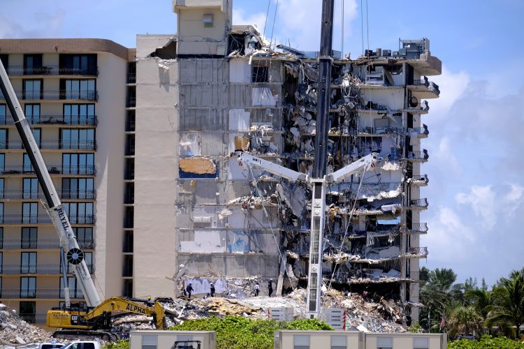 Miami porušena stanovanjska stavba