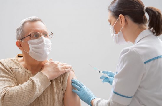 cepljenje starejših proti covidu-19