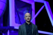 Jeff Bezos odstopil kot direktor Amazona