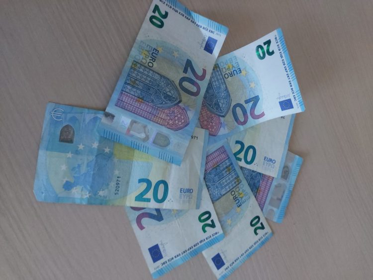 Velenjčan unovčeval ponarejene bankovce