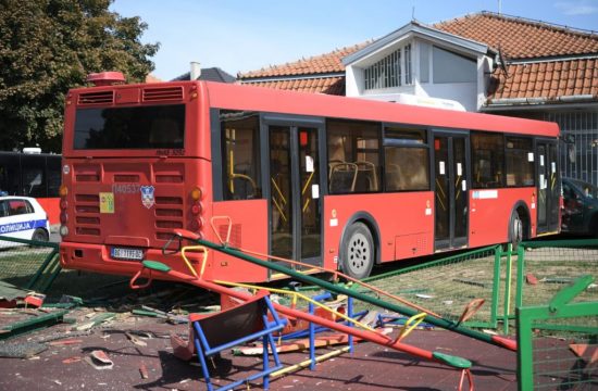 Prometna nesreča: avtobus v Zemunu