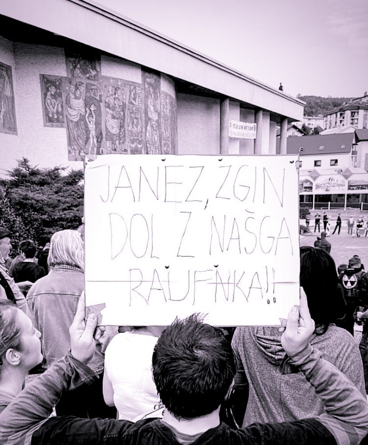 Protest proti obisku vlade v Zasavju