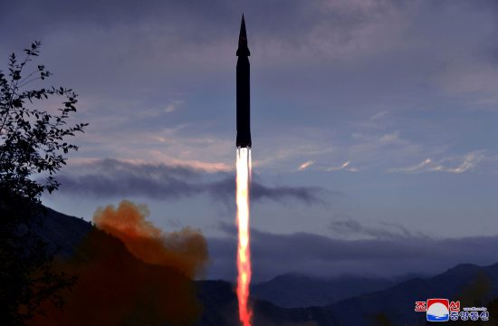 Severnokorejska nadzvočna raketa