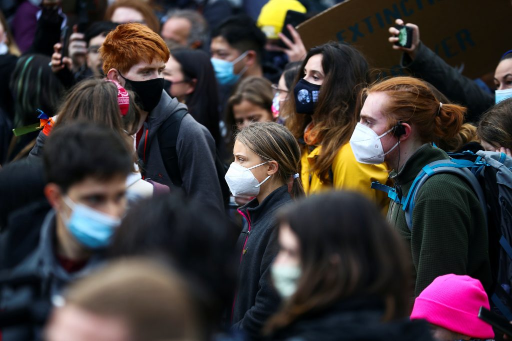 Mladi na protestu v COP26 Glasgow