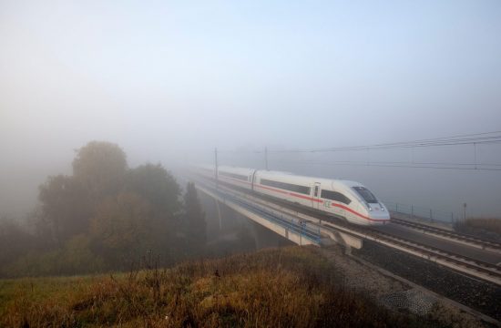 Napad z nožem v Nemčiji: hitri vlak