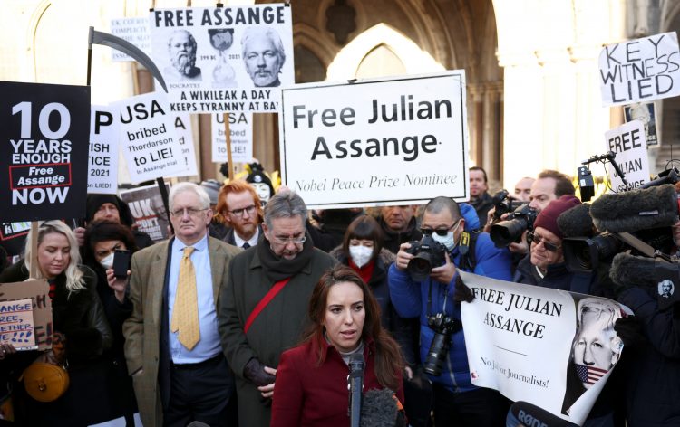 Julian Assange, Stella Morris