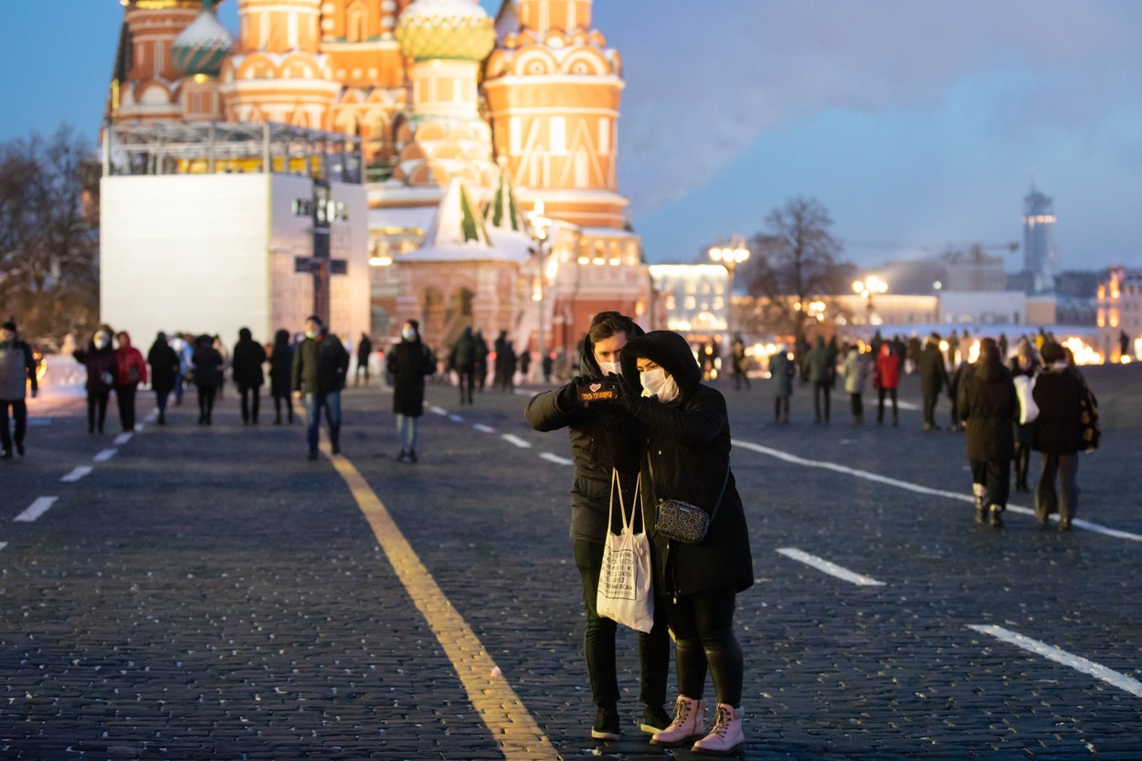 31 декабря 2011. Толпа на красной площади. Красная площадь 31 декабря. Красная площадь Москва сейчас. Люди на красной площади.