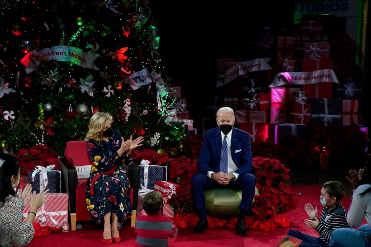 Joe Biden in Jill Biden ob Božiču