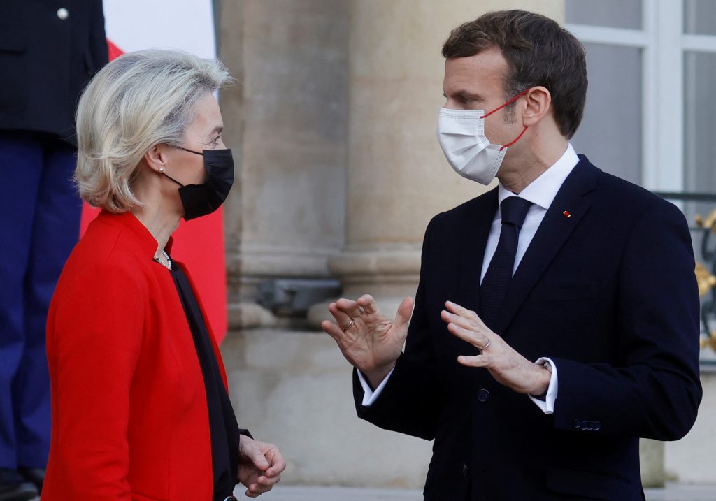 Emmanuel Macron in Ursula von der Leyen