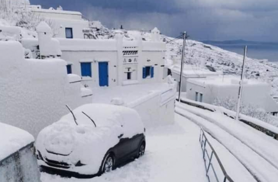 Santorini, prekrit s snegom