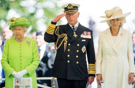 Kraljica Elizabeta, Charles, Camilla
