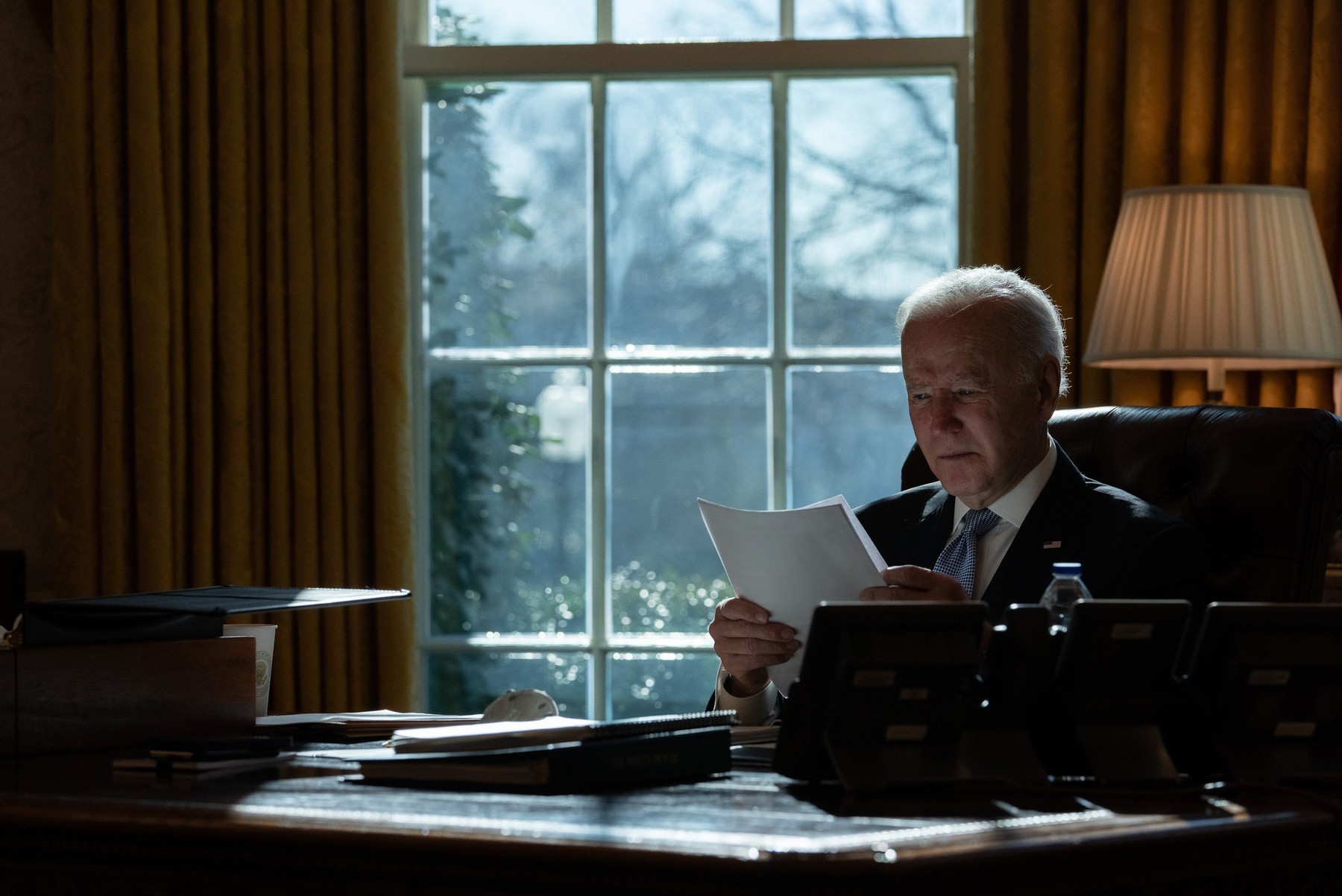 Joe Biden v ovalni pisarni