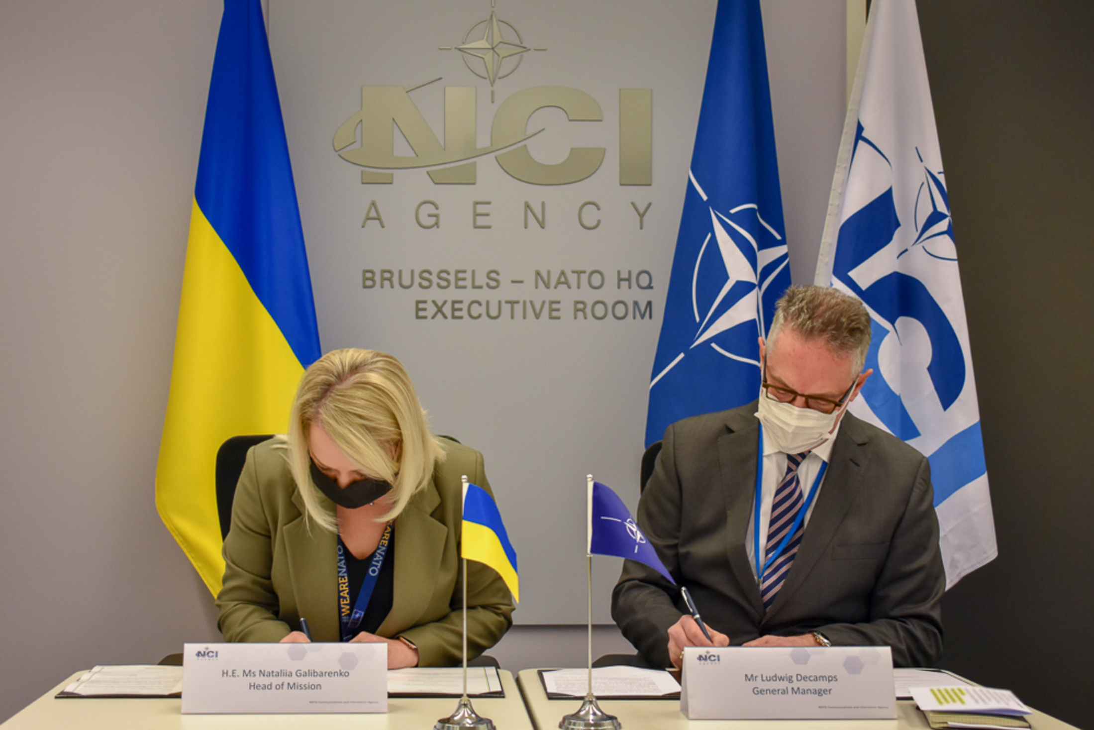 Ukrajin NATO podpis sporazuma