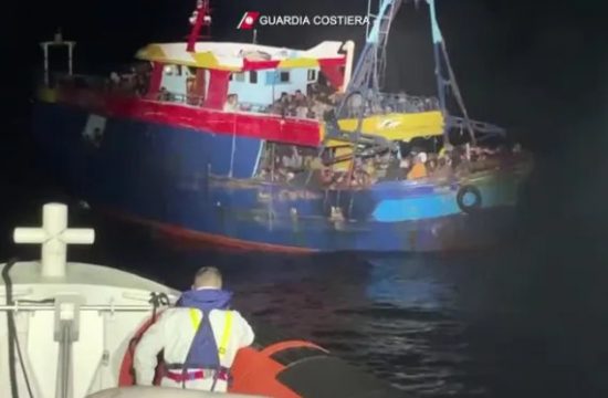 Reševanje migrantov pri otoku Kalabrija
