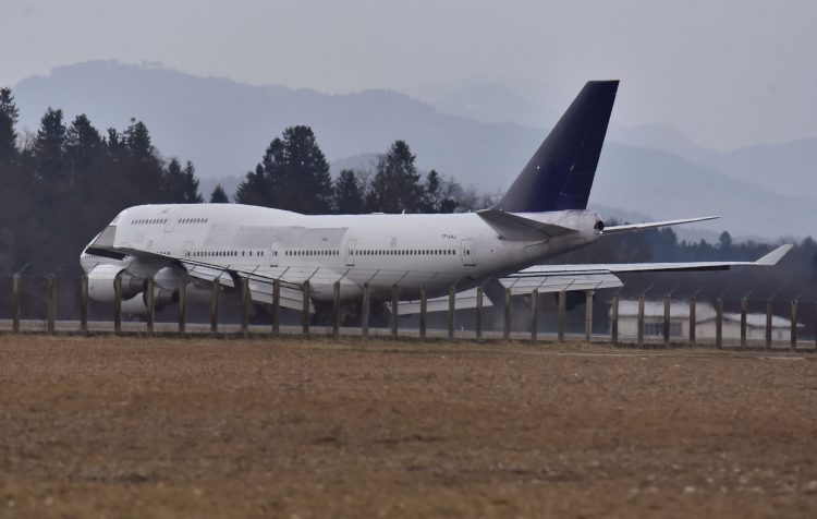 Letalo Boeing 747 400
